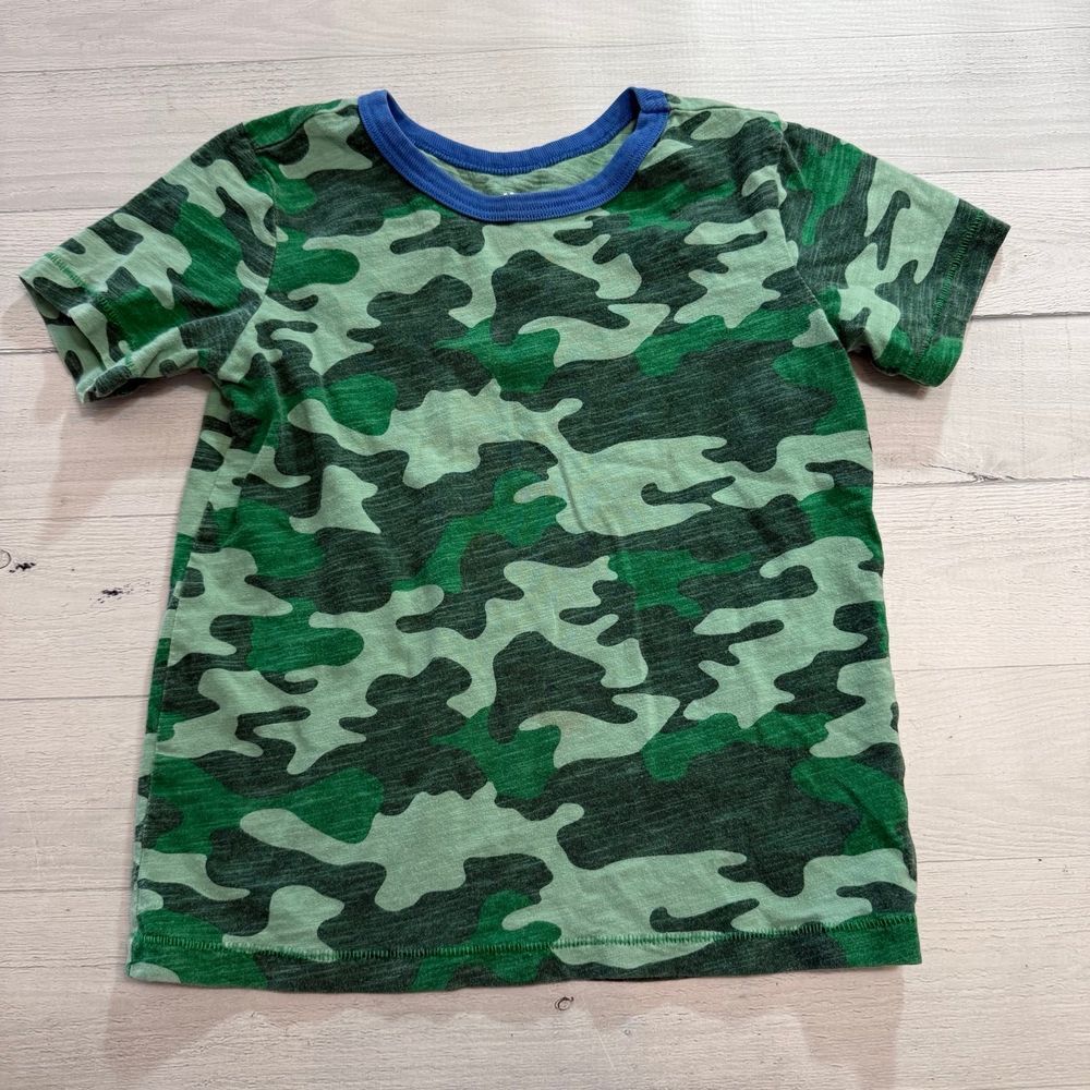 Primary kids green camo short‎ sleeve shirt 4/5